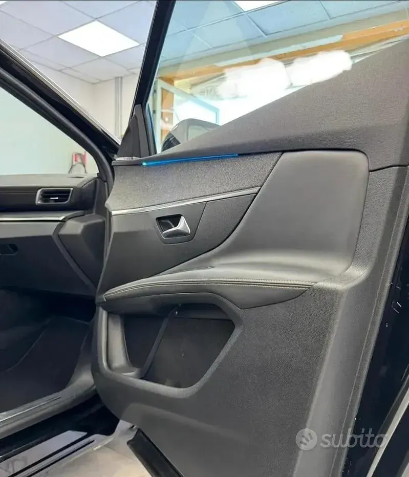 Usata Peugeot 3008 GT-line 120 CV (88 kW) 2018 Nero SUV
