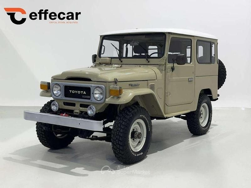 Beige Usata 1985 Toyota Land Cruiser SUV | 38.000 € - Immagine 1/4