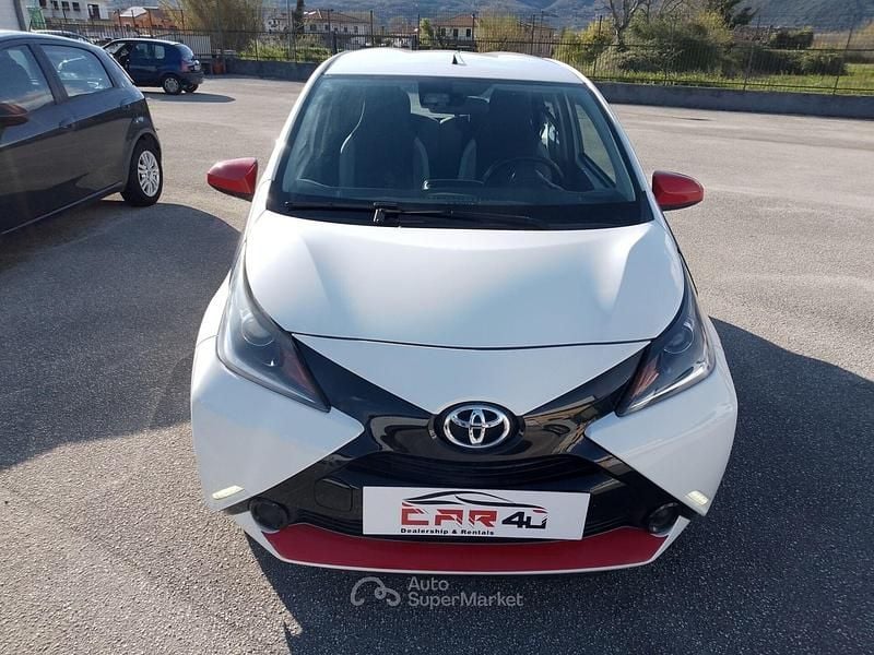 Usata Toyota Aygo X-play 69 CV (50 kW) 2017 Bianco Utilitaria