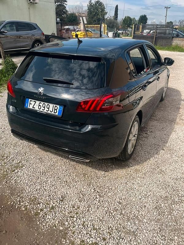 Begagnad Peugeot 308 Style 110 HK (80 kW) 2019 Sedan