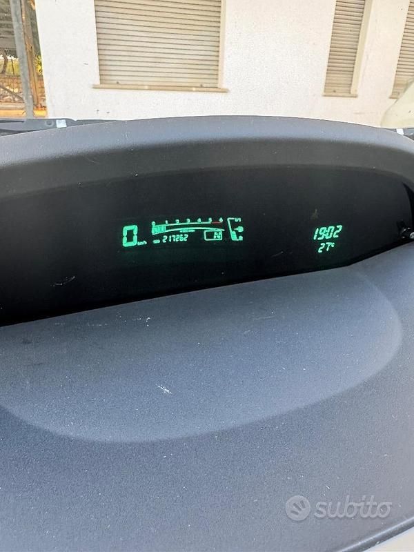 Usata Toyota Yaris 90 CV (66 kW) 2008 Grigio Utilitaria