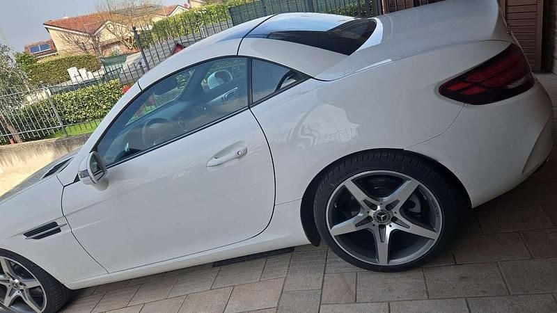 Usata Mercedes SLC250 AMG line 204 CV (150 kW) 2017 Bianco Cabrio