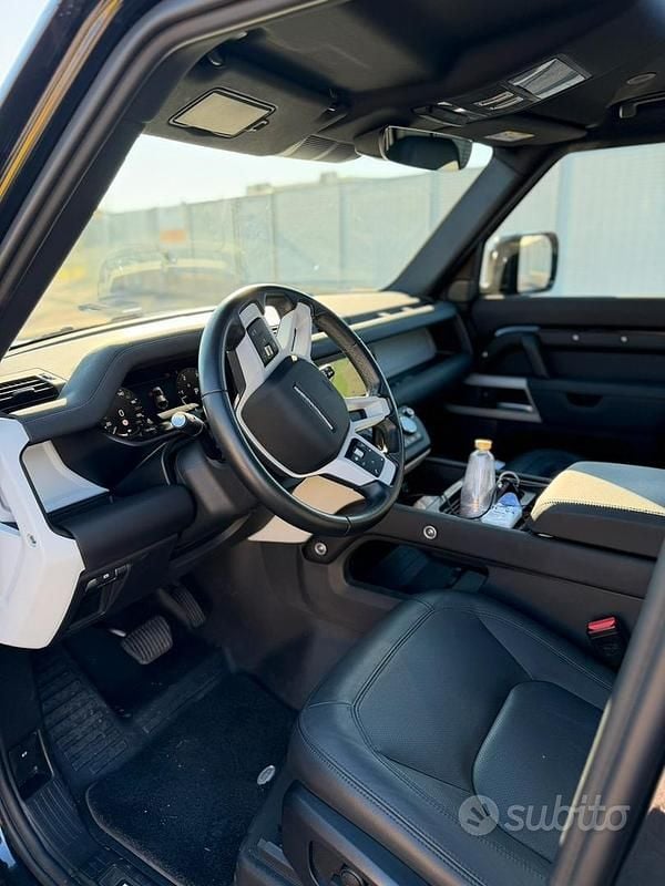 Nero Usata 2024 Land Rover Defender SUV | 70.000 € (Super prezzo) - Immagine 1/4