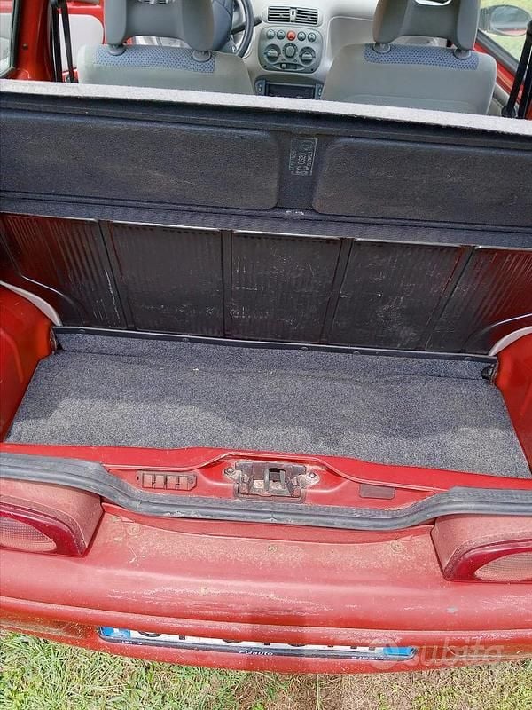 Usata Fiat 600 54 CV (39 kW) 2005 Rosso Utilitaria