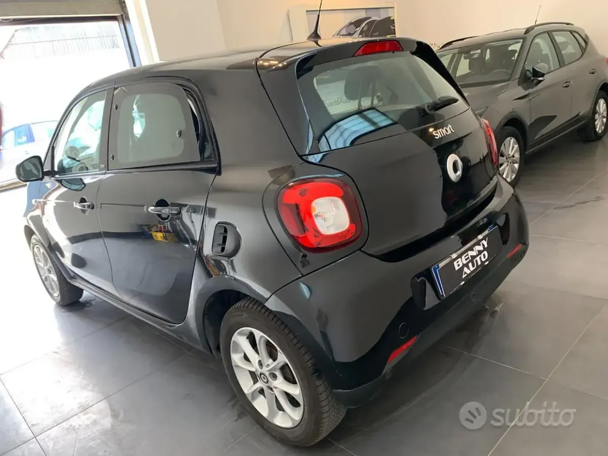 Usata Smart ForFour Passion 71 CV (52 kW) 2014 Nero Utilitaria