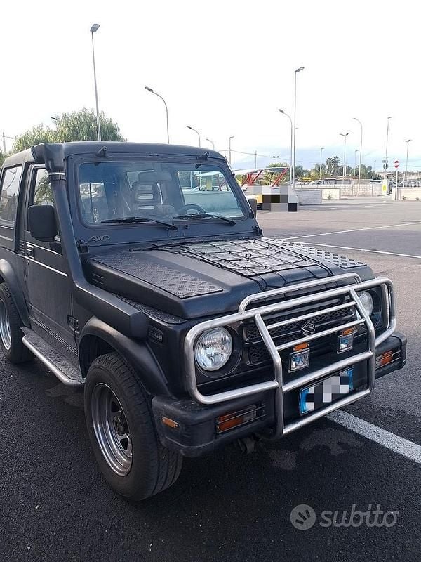Nero Usata 1997 Suzuki Samurai SUV | 5500 € (Buon prezzo) - Immagine 1/4