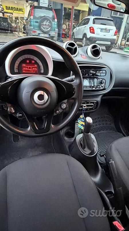 Usata Smart ForFour 71 CV (52 kW) 2016 Nero Utilitaria