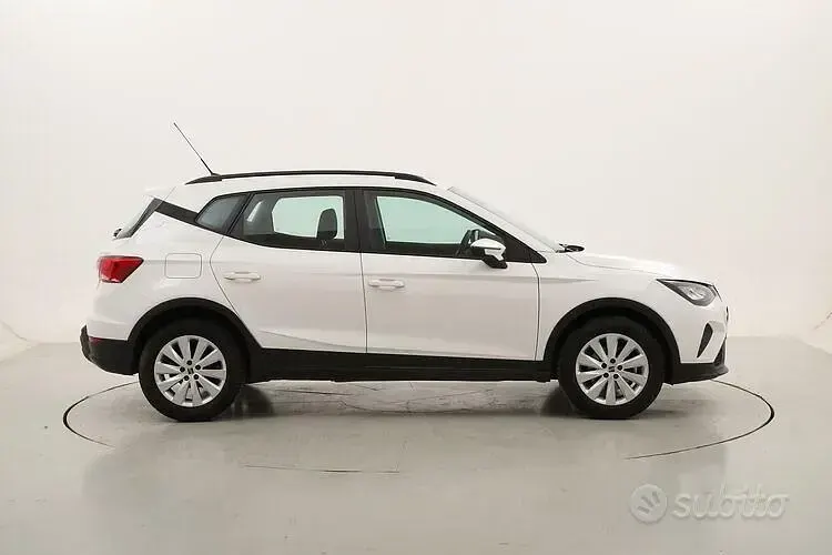 Käytetty Seat Arona Style 110 HP (80 kW) 2022 Valkoinen Katumaasturi