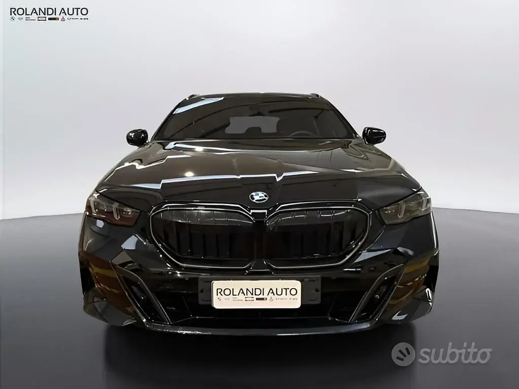 Usata BMW 520 M Sport 197 CV (144 kW) 2024 Blu Station wagon