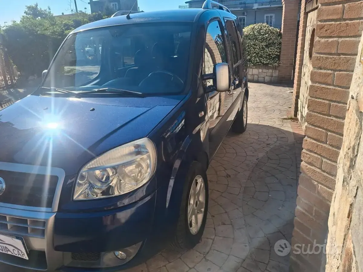 Usata Fiat Doblò 85 CV (62 kW) 2007 Blu Monovolume