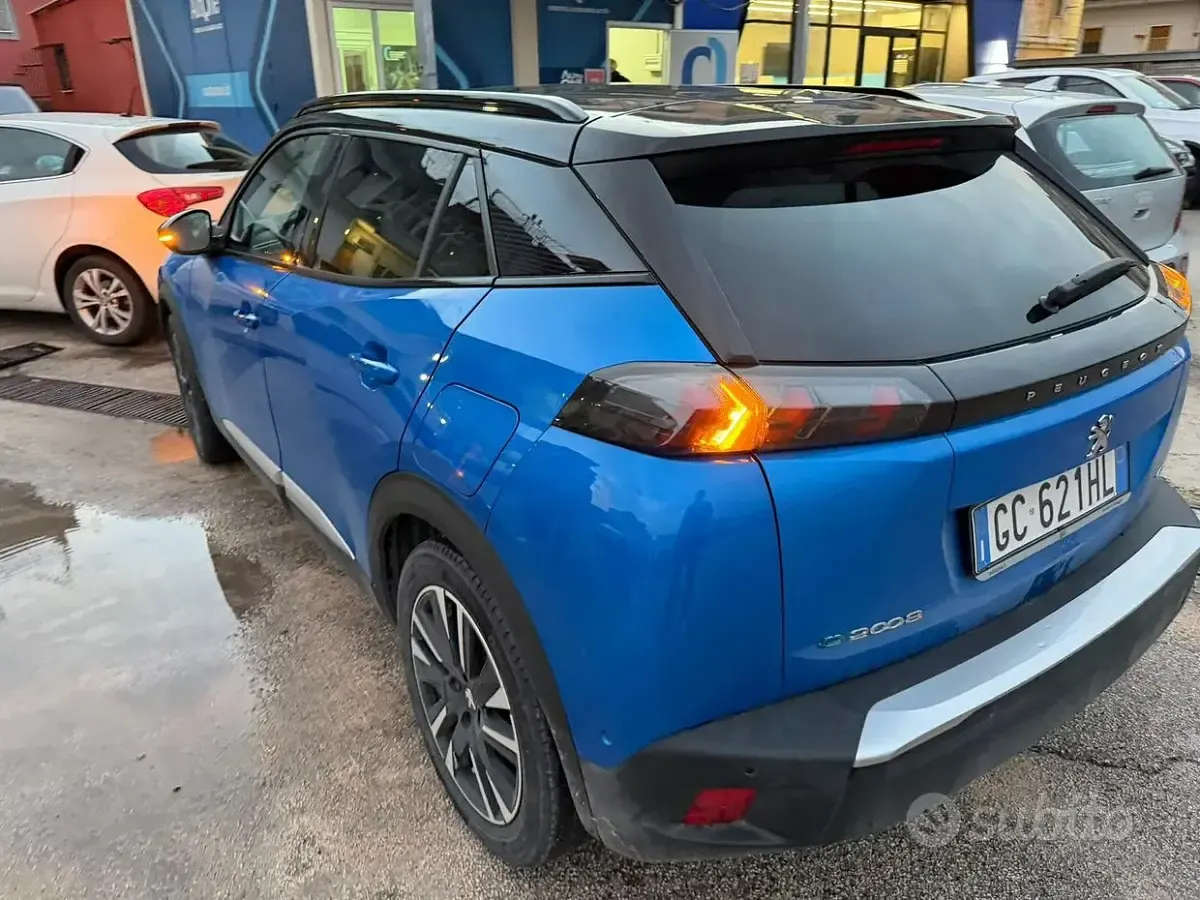 Usata Peugeot 2008 GT 56 kW (77 CV) 2020 SUV
