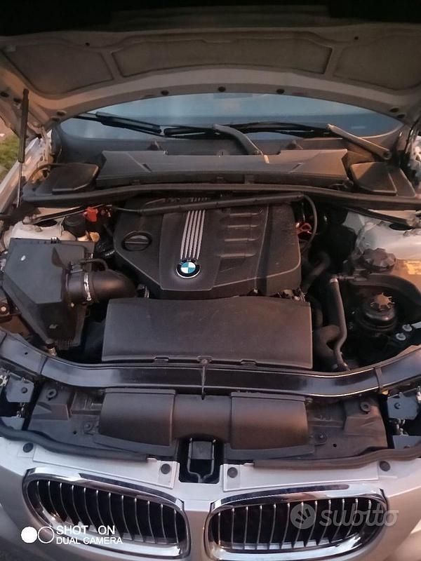 Usata BMW 318 143 CV (105 kW) 2011 Grigio Station wagon