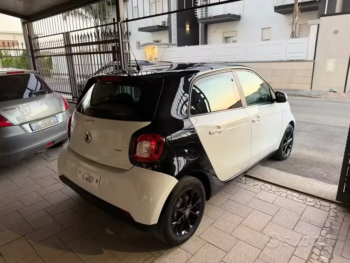 Usata Smart ForFour 71 CV (52 kW) 2018 Bianco Utilitaria