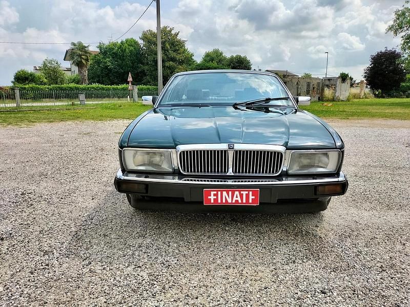 Usata Jaguar XJ Sovereign 222 CV (163 kW) 1991 Verde Berlina