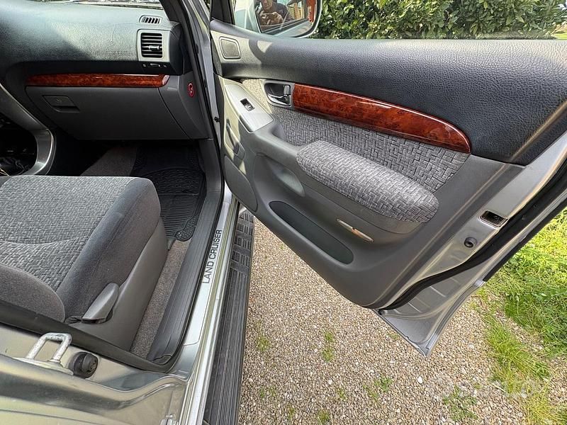 Usado Toyota Land Cruiser 163 CV (119 kW) 2005 Gris SUV
