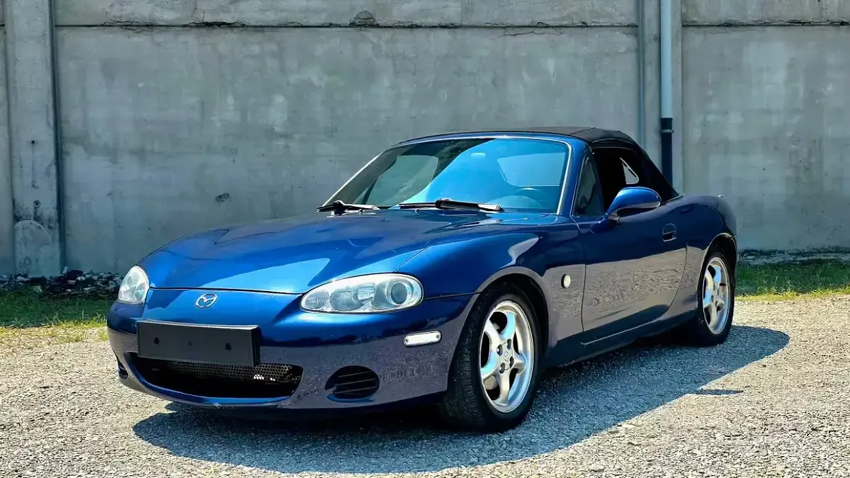 Usata Mazda MX5 110 CV (80 kW) 2003 Blu Cabrio