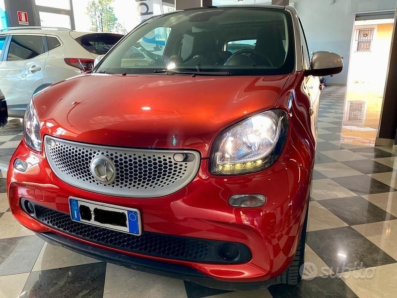 Usata Smart ForFour Passion 71 CV (52 kW) 2015 Rosso Utilitaria
