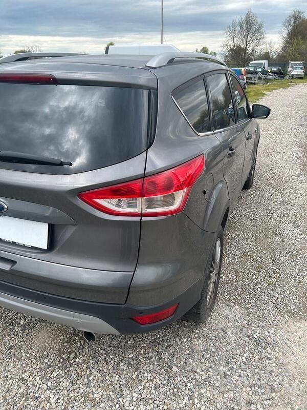 Usata Ford Kuga 163 CV (119 kW) 2012 Argento SUV