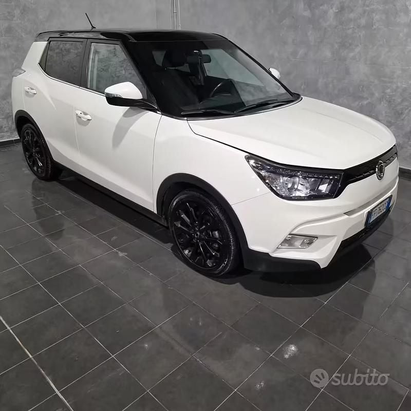 Gebraucht SsangYong Tivoli 116 PS (85 kW) 2016 Weiß SUV