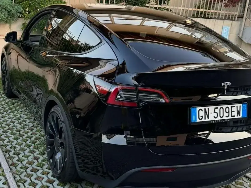 Usata Tesla Model Y Performance 155 kW (211 CV) 2023 Nero SUV