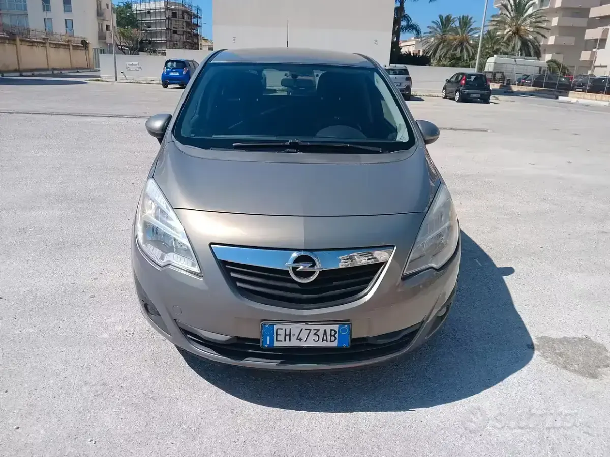 Usata Opel Meriva 95 CV (69 kW) 2011 Grigio Monovolume