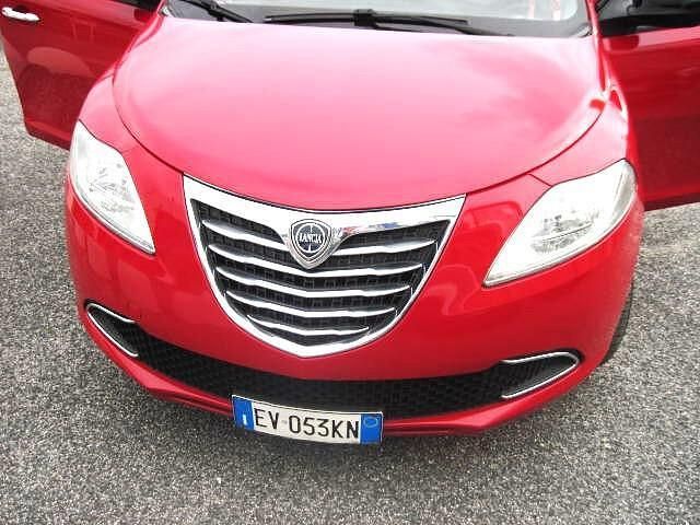 Usata Lancia Ypsilon Platinum 95 CV (69 kW) 2014 Rosso Utilitaria