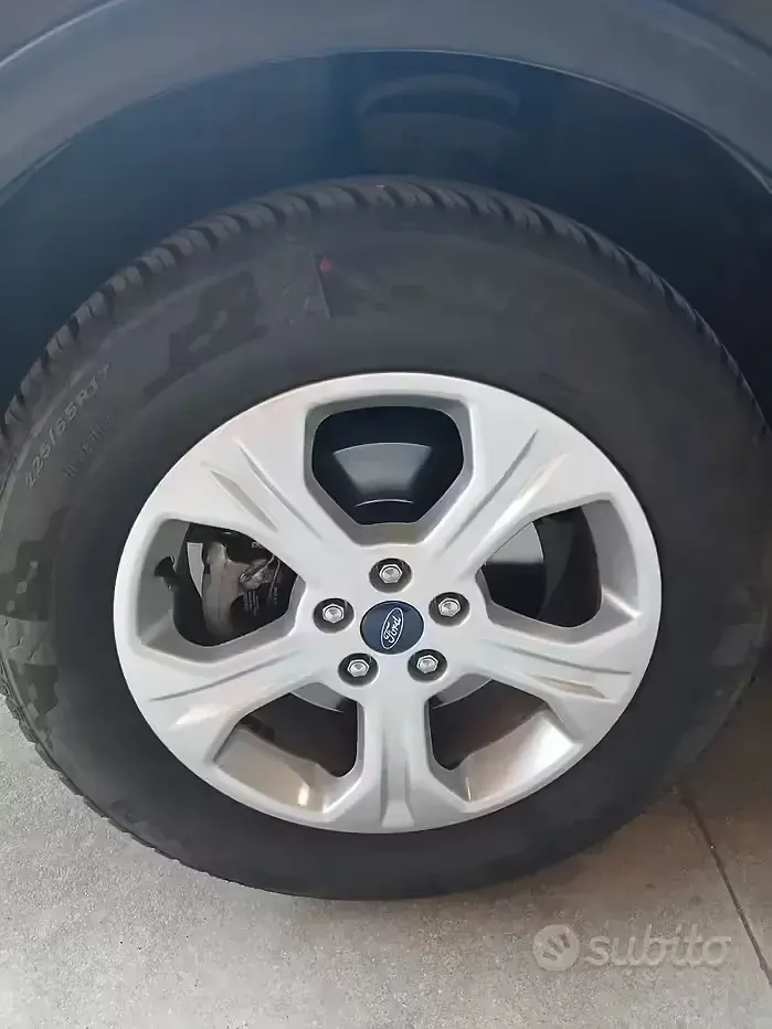 Usata Ford Kuga 120 CV (88 kW) 2021 Nero SUV