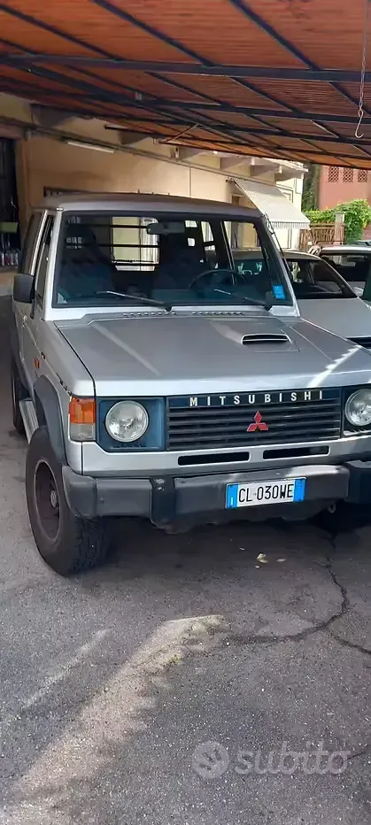 Usata Mitsubishi Pajero 95 CV (69 kW) 1990 Grigio SUV