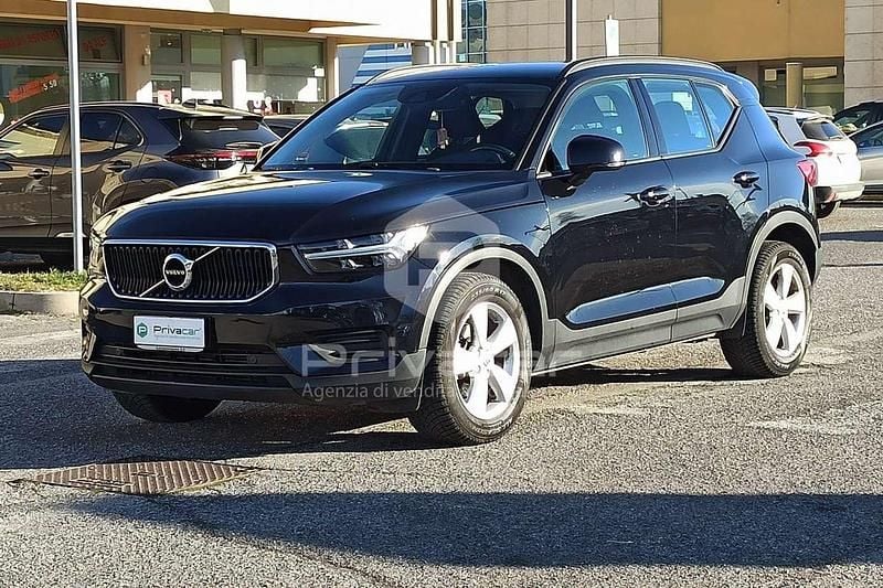 Nero Usata 2021 Volvo XC40 Momentum SUV | 21.900 € (Buon prezzo) - Immagine 1/4