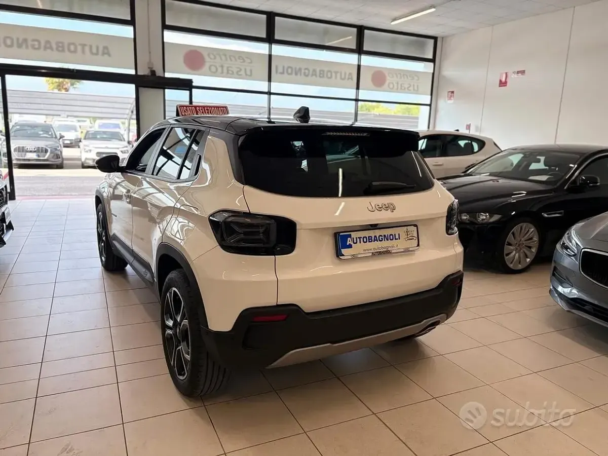 Usata Jeep Avenger Summit 101 CV (74 kW) 2023 Bianco SUV
