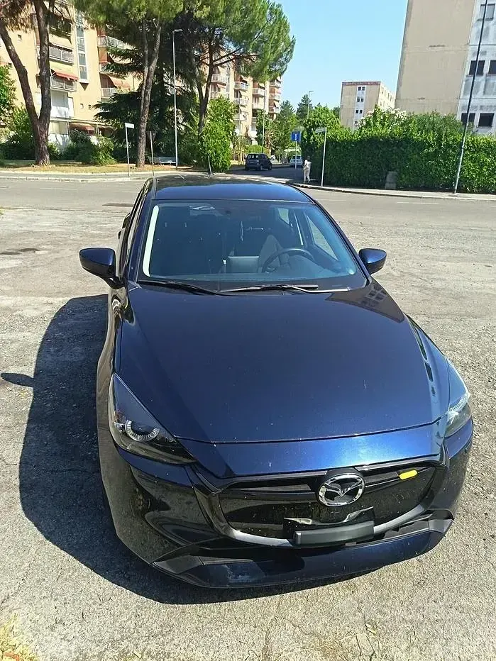 Usata Mazda 2 75 CV (55 kW) 2023 Bluazzurro Utilitaria