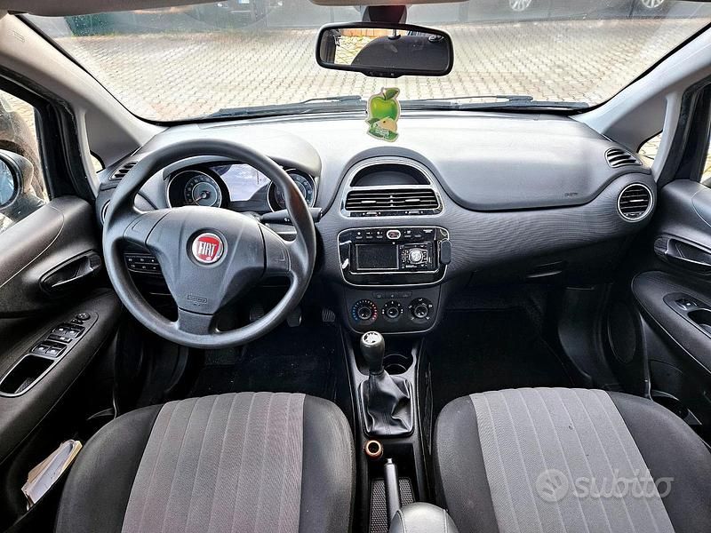 Usata Fiat Grande Punto 95 CV (69 kW) 2018 Blu Utilitaria