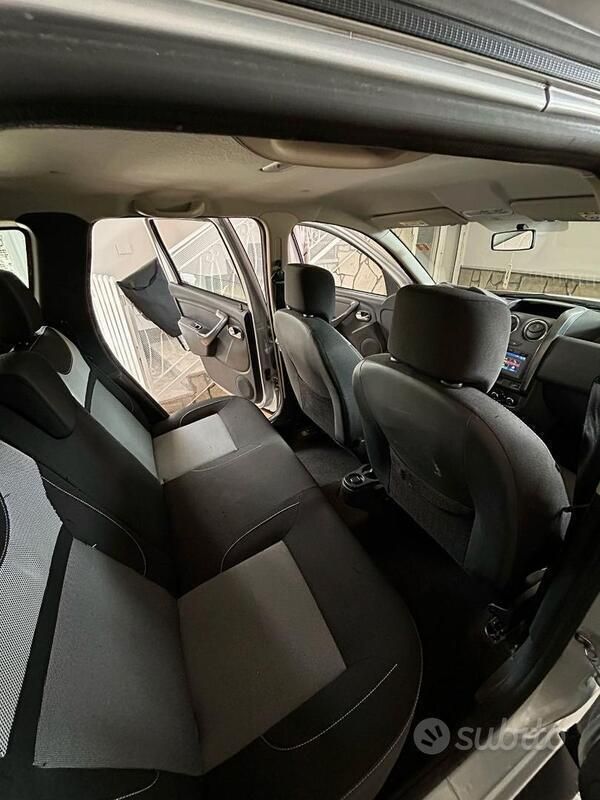 Usata Dacia Duster 109 CV (80 kW) 2016 Grigio SUV