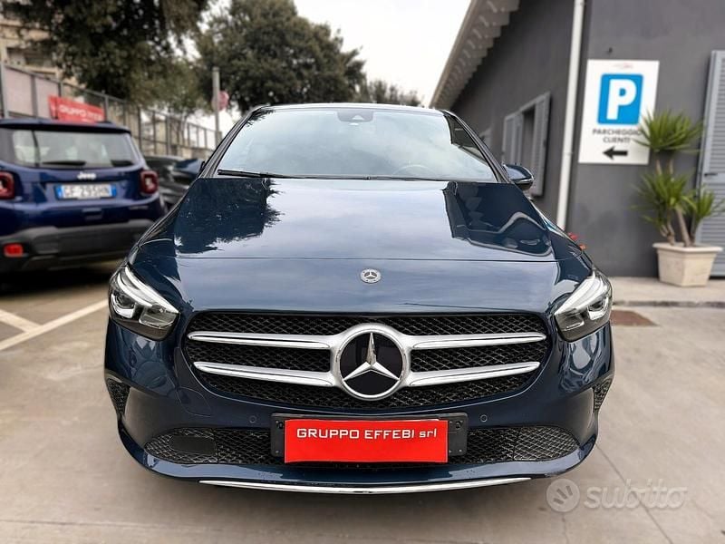 Usata Mercedes B250 Progressive 224 CV (164 kW) 2020 Blu Monovolume