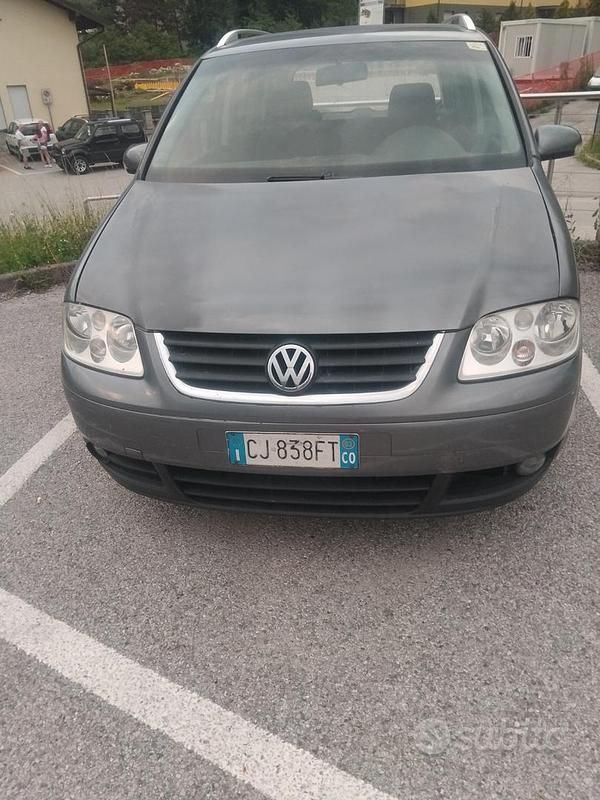 Usata VW Touran 136 CV (100 kW) 2003 Grigio Monovolume