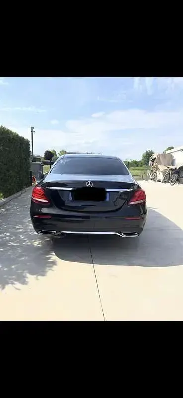Usata Mercedes E220 AMG line 194 CV (142 kW) 2017 Berlina