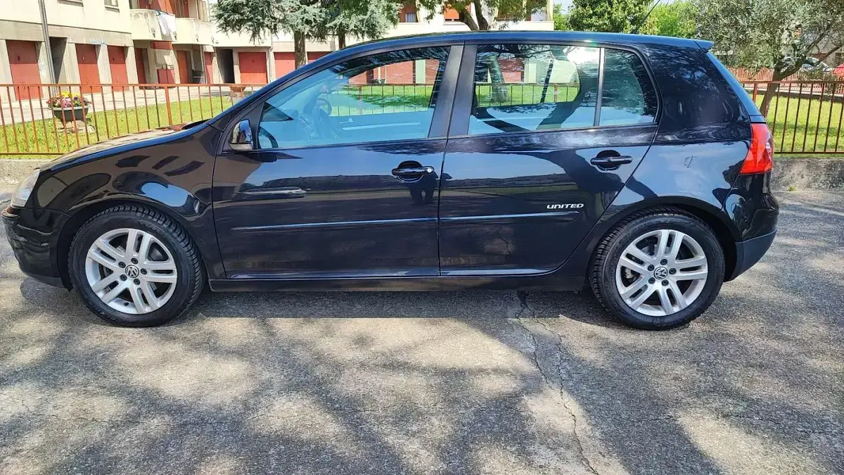 Usata VW Golf VI United 102 CV (75 kW) 2008 Nero Utilitaria