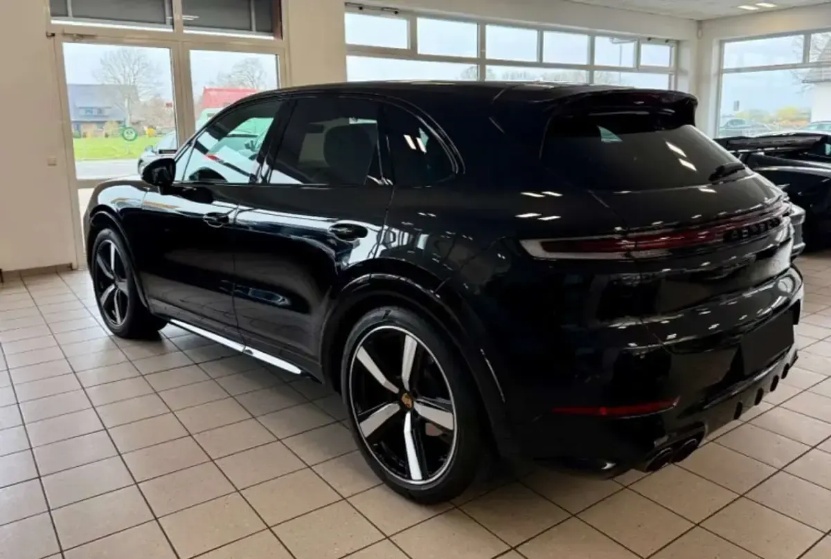 Usata Porsche Cayenne 354 CV (260 kW) 2023 Nero SUV