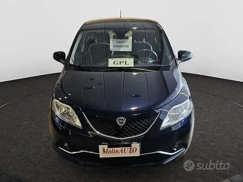 Usata Lancia Ypsilon Gold 69 CV (50 kW) 2017 Other Utilitaria