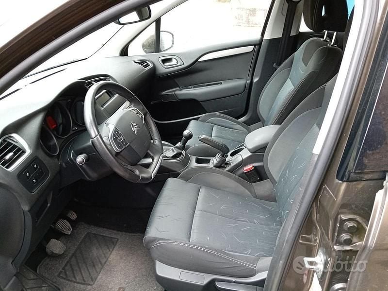 Usata Citroën C4 90 CV (66 kW) 2014 Marrone Berlina
