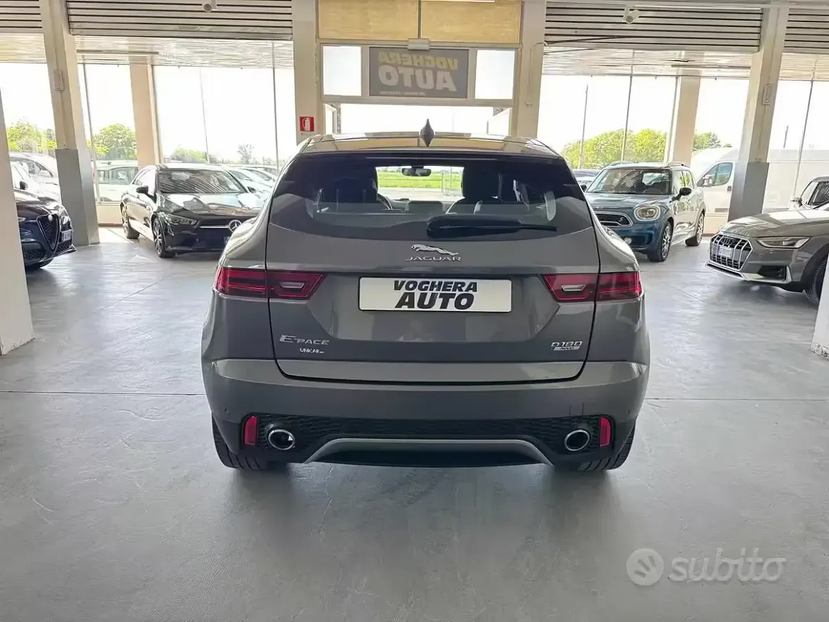 Usata Jaguar E-Pace R-Dynamic 179 CV (131 kW) 2019 Grigio scuro SUV