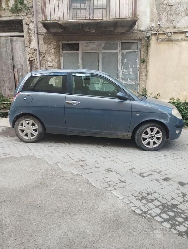 Usata Lancia Ypsilon 69 CV (50 kW) 2003 Grigio Utilitaria