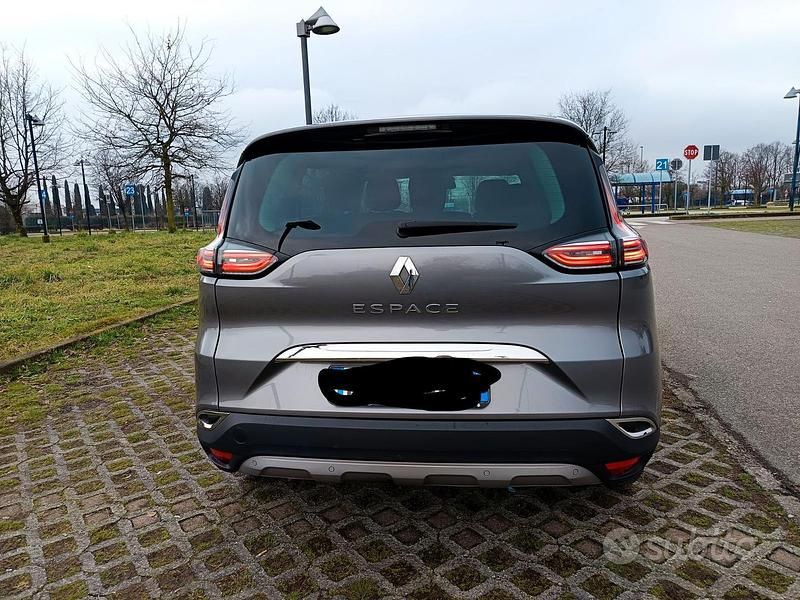 Usado Renault Espace 160 CV (117 kW) 2015 Gris Monovolumen