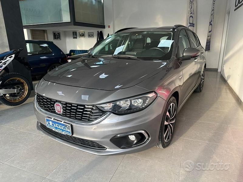 Usata Fiat Tipo Lounge 120 CV (88 kW) 2018 Grigio Station wagon