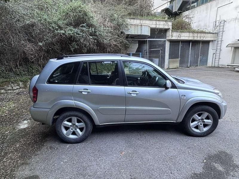 Usata Toyota RAV4 116 CV (85 kW) 2005 SUV