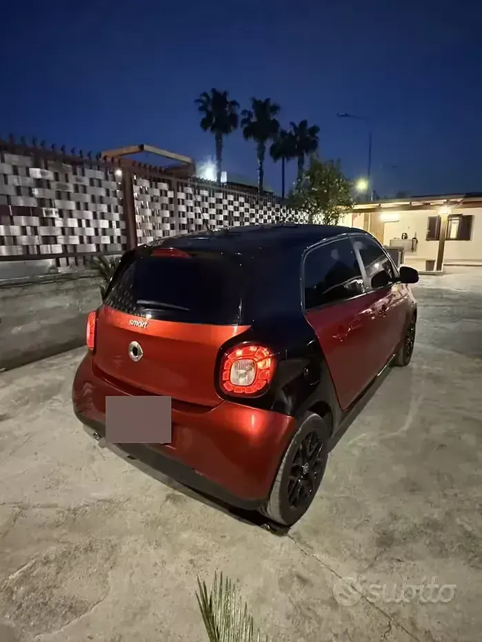 Usata Smart ForFour 71 CV (52 kW) 2016 Rosso Utilitaria