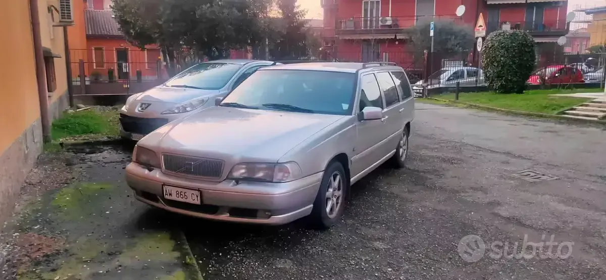Usata Volvo V70 179 CV (131 kW) 1998 Grigio Station wagon
