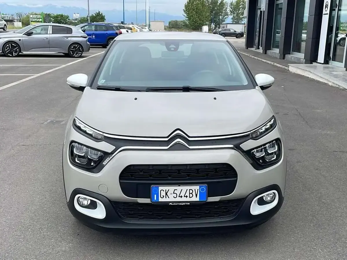 Używany Citroën C3 PureTech 83 KM (61 kW) 2023 Beżowy Hatchback