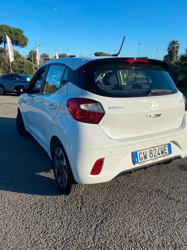 Usata Hyundai i10 63 CV (46 kW) 2024 Bianco Utilitaria