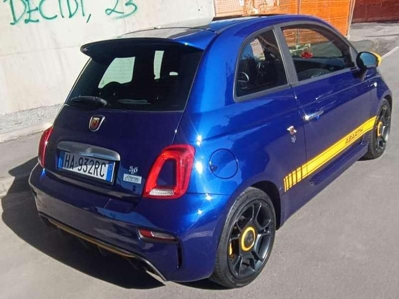 Usata Abarth 595 Pista 160 CV (117 kW) 2018 Blu/azzurro Utilitaria